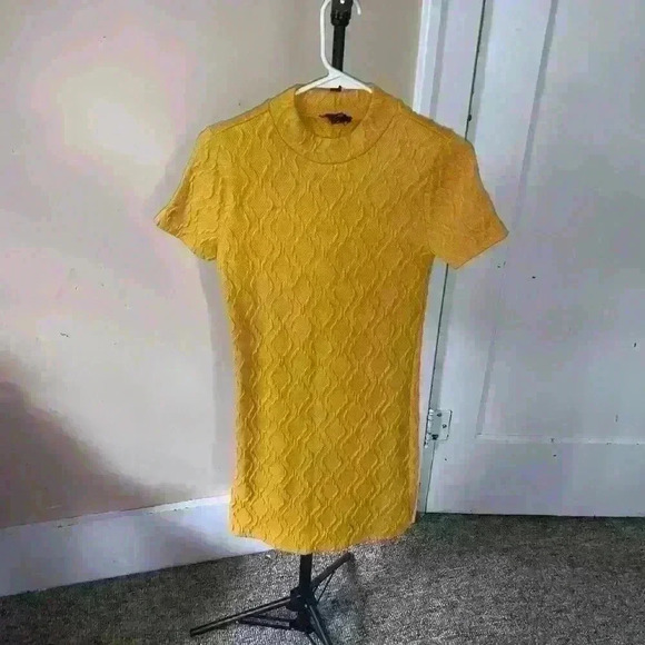 Forever21 Gold Yellow Mini/Medi Dress Perfect For Summer - Picture 4 of 4